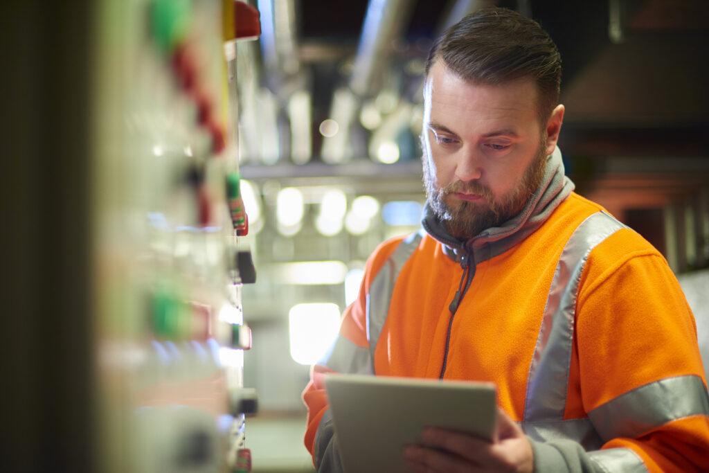 KPIs for field service technicians hero